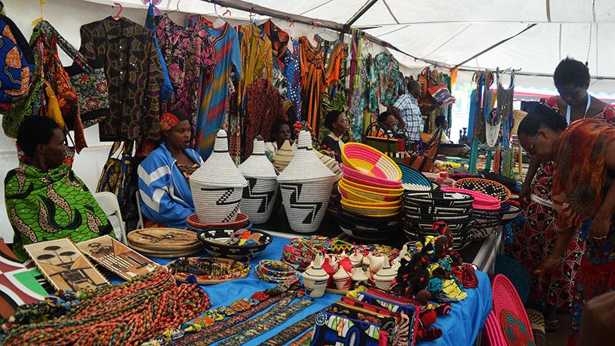 Arts and crafts ar Kimironko Market Kigali